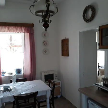 Szep Julis Vendeghaz * Cserepfalu