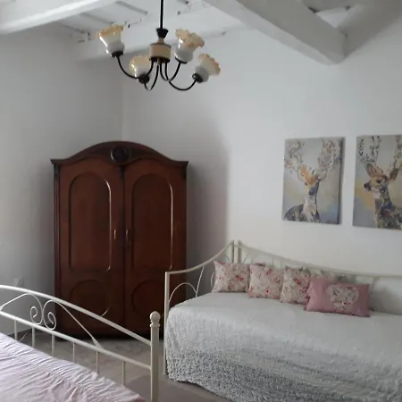 Szep Julis Vendeghaz Case de vacanță